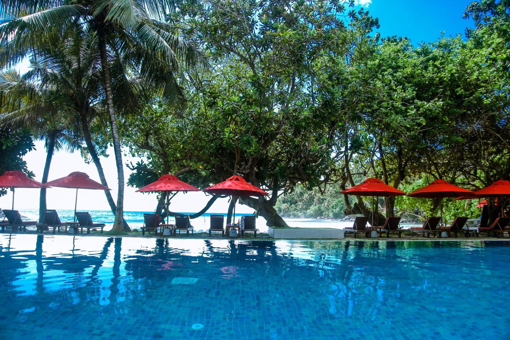 Surf Sea Breeze Hotel Mirissa Exterior foto