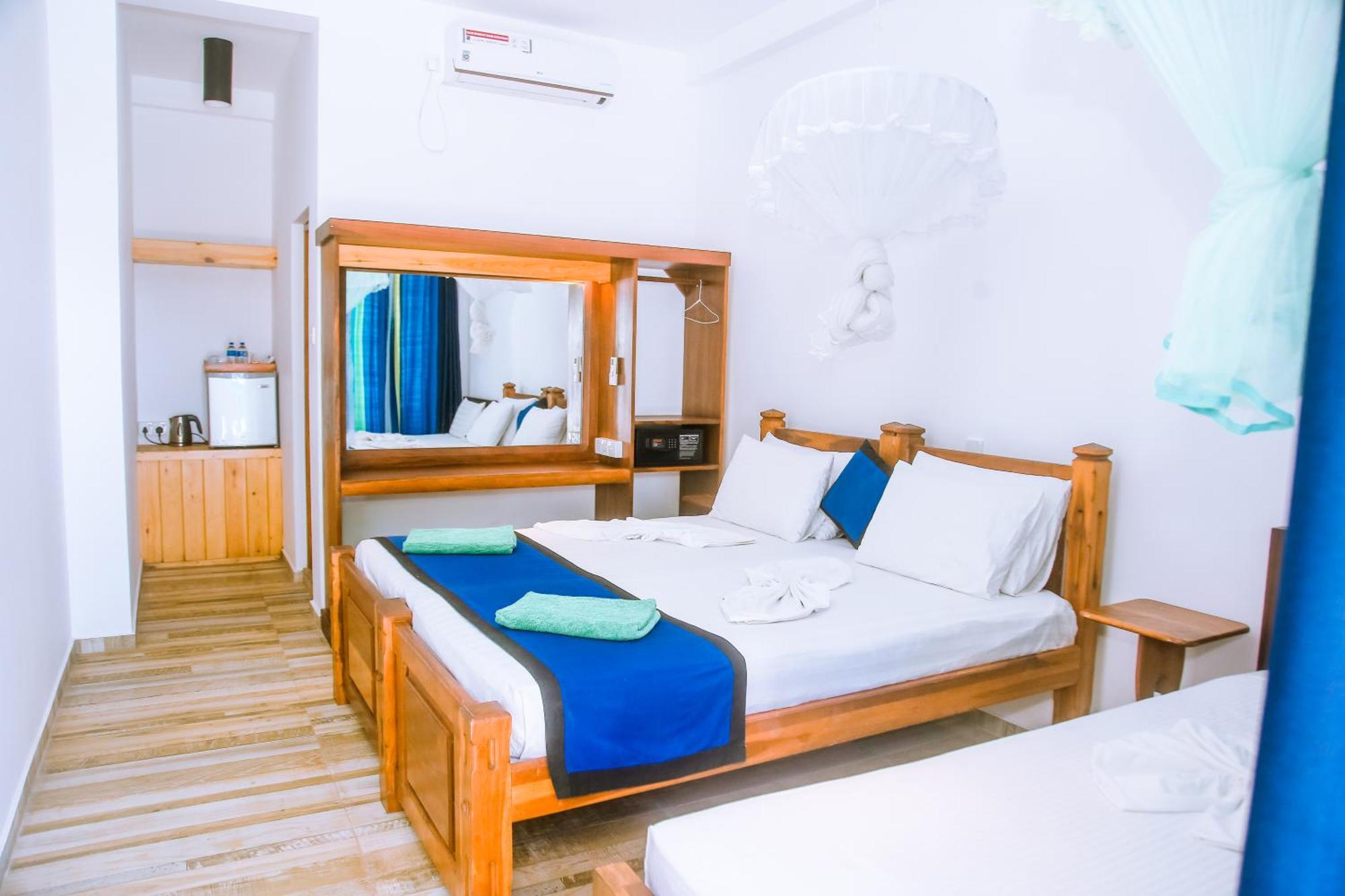 Surf Sea Breeze Hotel Mirissa Exterior foto